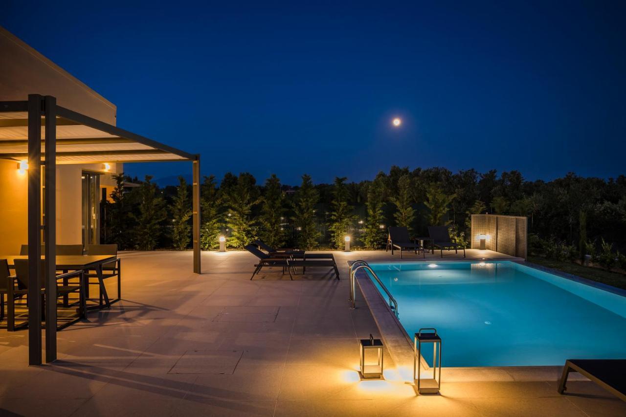 Sound Of Sea Villas Lixouri Exterior photo